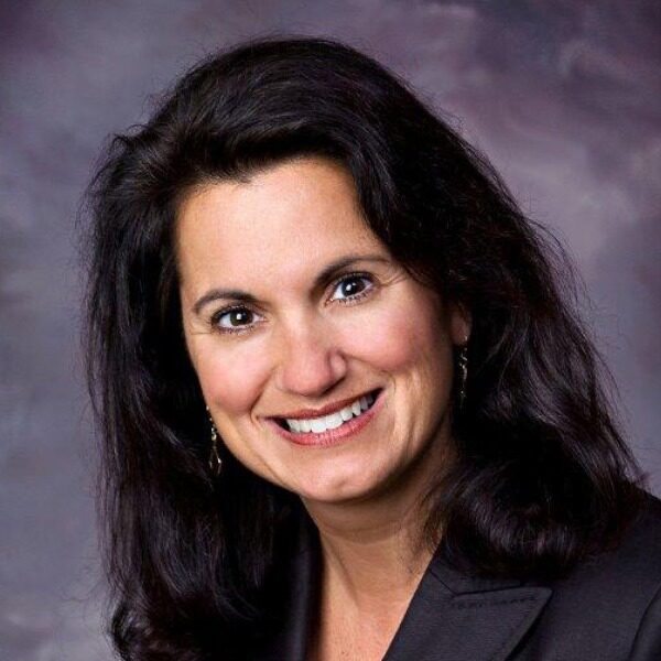 dr-lisa-alvetro-headshot
